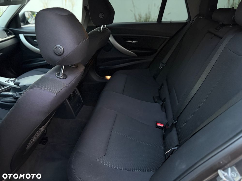 BMW Seria 3 318d DPF - 14