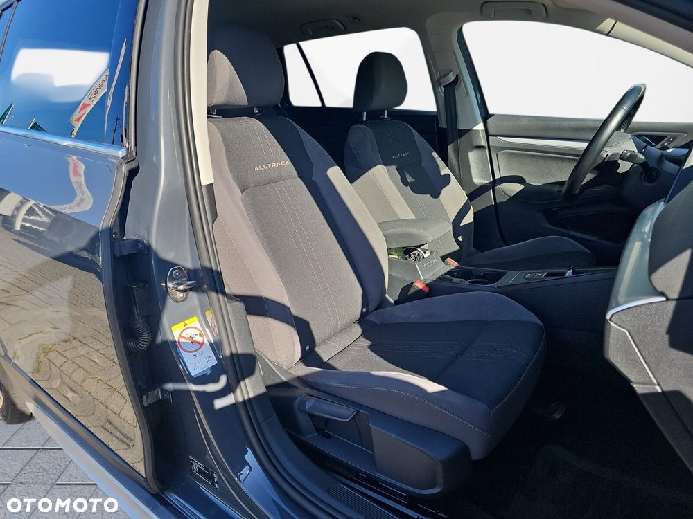 Volkswagen Golf - 12
