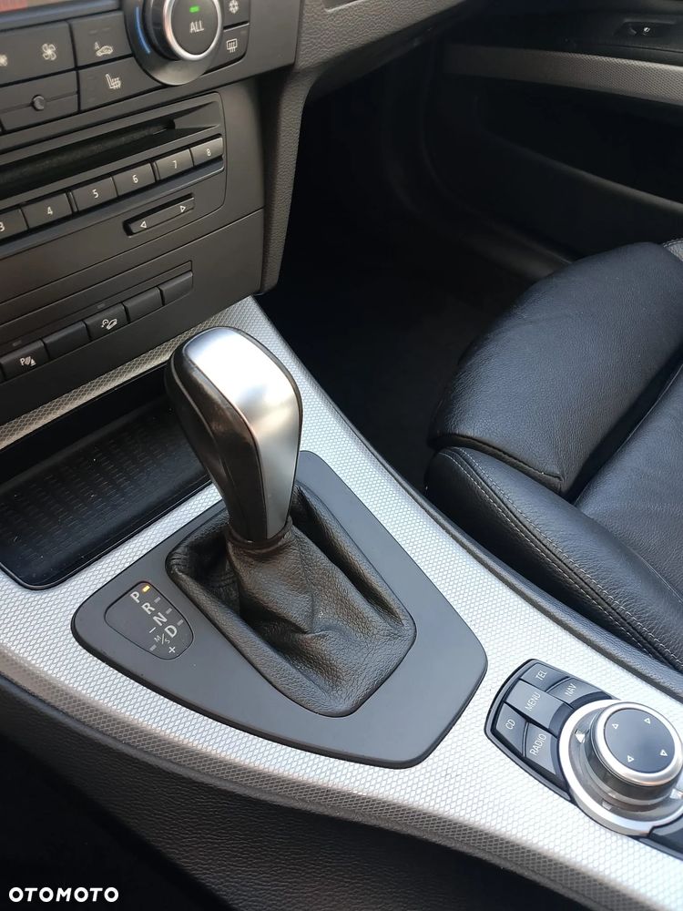 BMW Seria 3 325i xDrive - 5