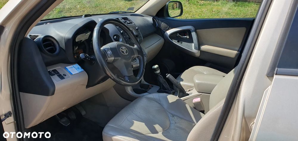 Toyota RAV4 2.2 D-4D X - 5