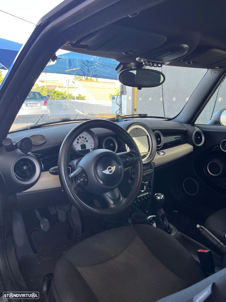 MINI 3 Portas One D - 9