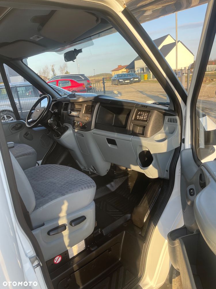 Ford Transit Challenger - 15