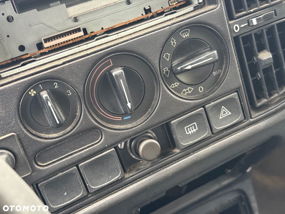 Saab 900 900i 20-16 - 17