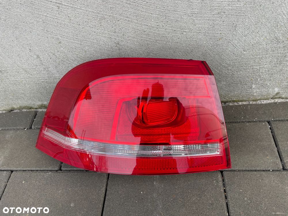 LAMPA TYLNA LEWA VW PASSAT B7 KOMBI  2010-2015 - NOWA ULO - 1