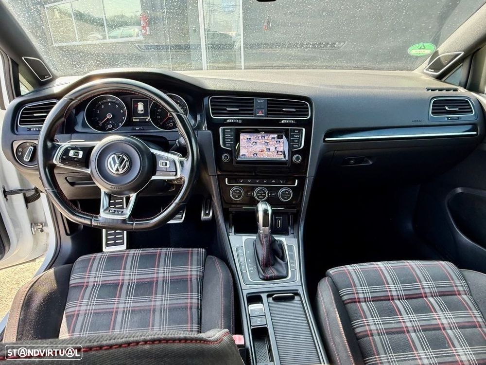 VW Golf 2.0 TSi GTi DSG Performance - 19