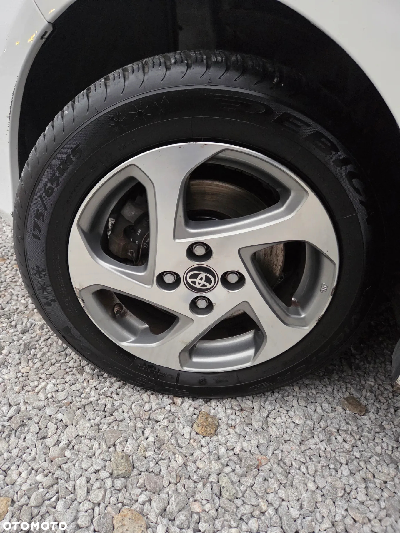 Toyota Yaris Hybrid 100 Premium - 16