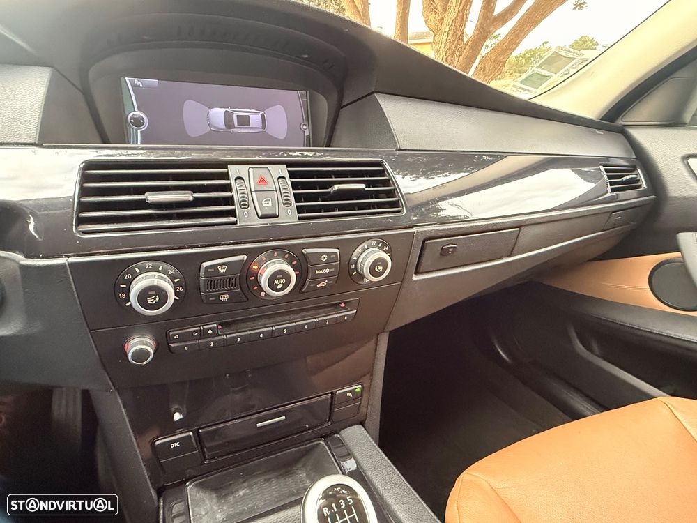 BMW 520 d Executive - 26