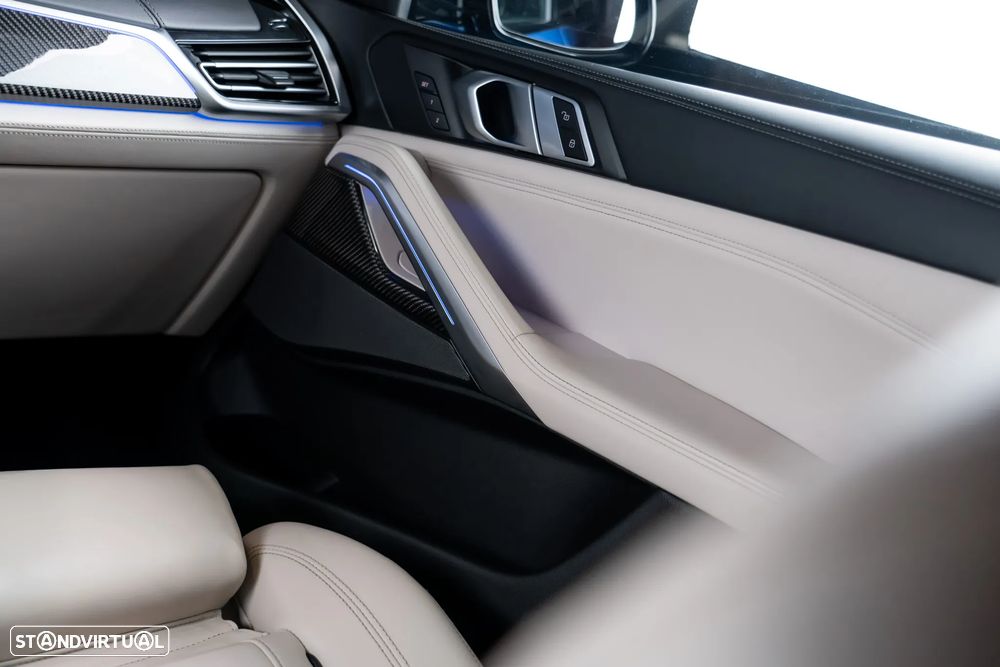 BMW X6 M50i - 32