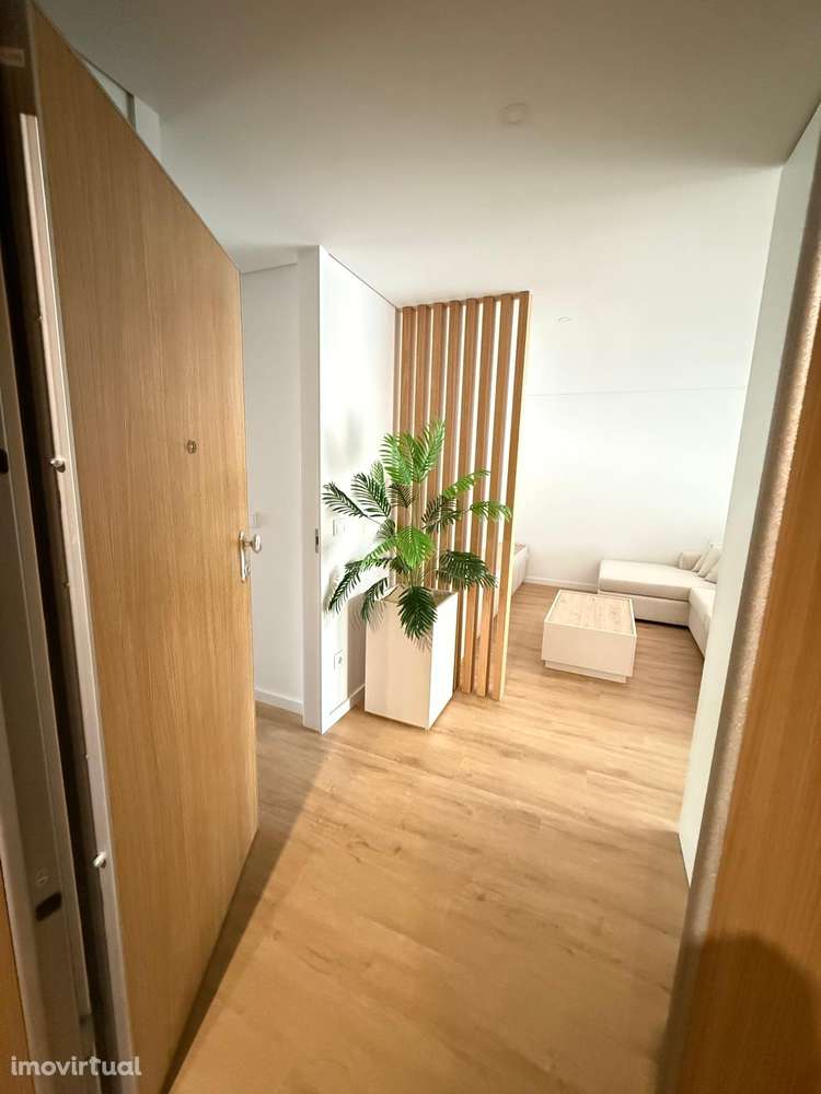 Apartamento T2 – Pronto a Habitar | Totalmente Mobilado - Grande imagem: 2/12