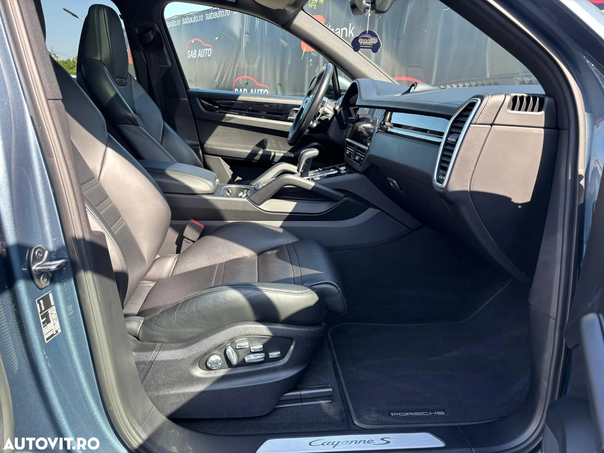 Porsche Cayenne S - 17