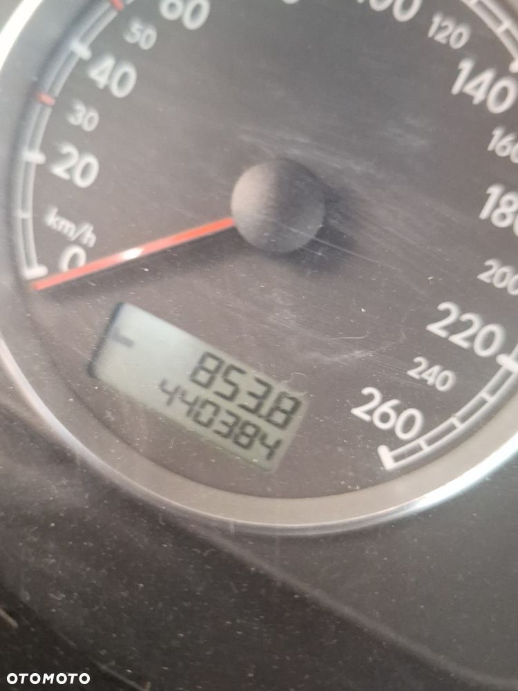 Volkswagen Passat 2.0 TDI DPF Comfortline Family - 13
