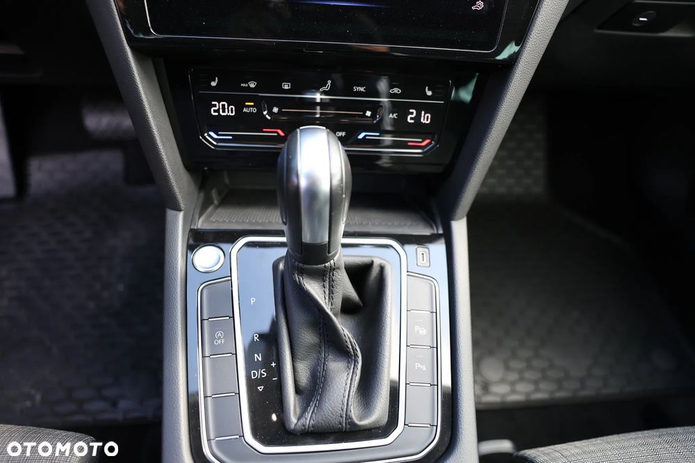 Volkswagen Passat 2.0 TDI SCR DSG 4Motion Elegance - 24