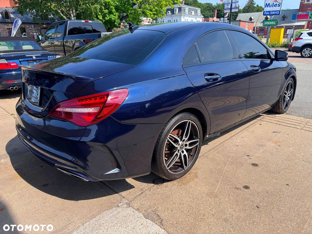 Mercedes-Benz CLA 250 4-Matic AMG Line - 3