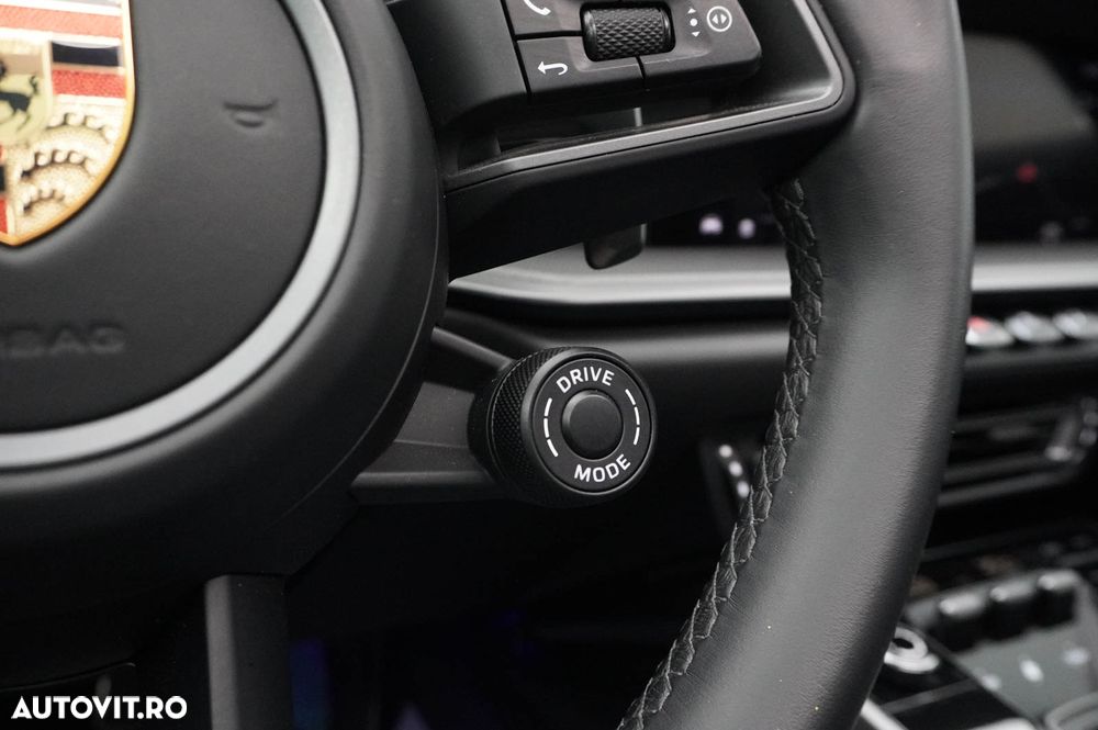 Porsche 911 Carrera 4 PDK - 29