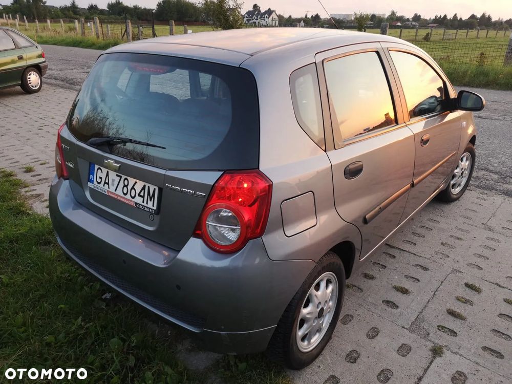 Chevrolet Aveo 1.2 16V Base - 4