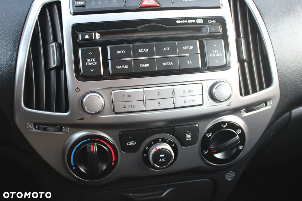 Hyundai i20 ver-1-4-150-jahre - 27