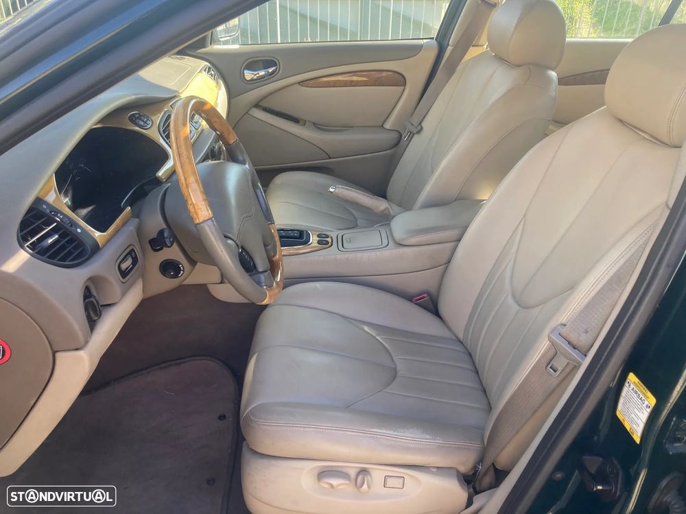 Jaguar S-Type 4.0 V8 - 8