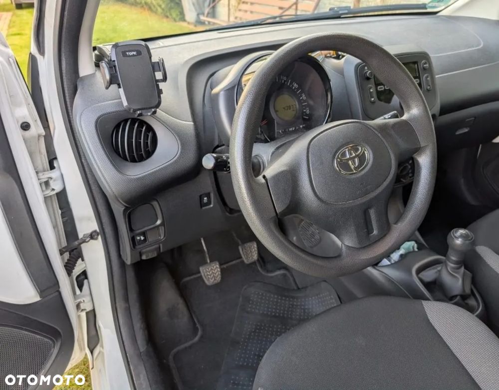 Toyota Aygo x-play - 10
