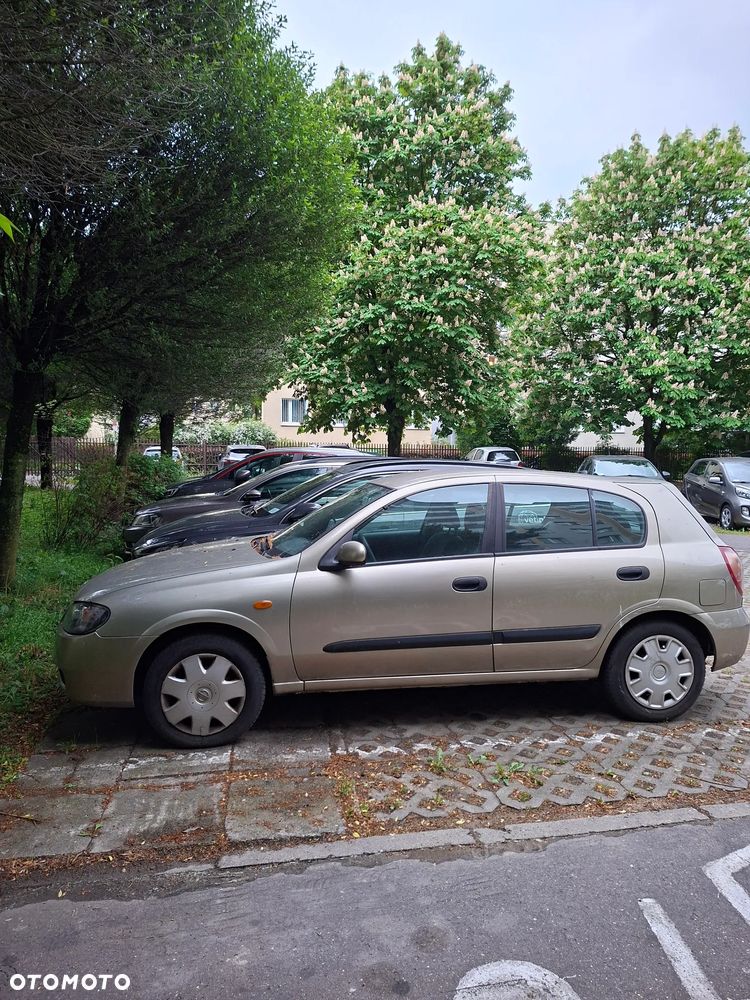 Nissan Almera 1.5 Visia + - 3