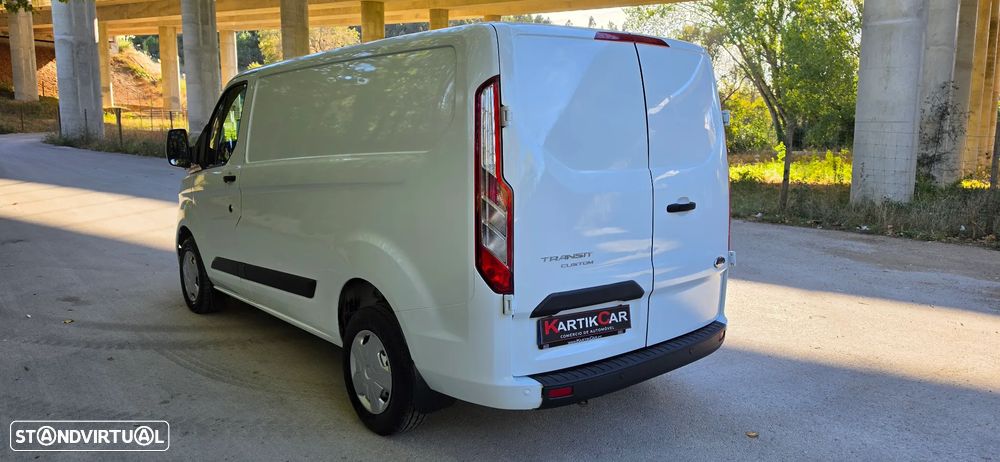 Ford Transit Custom L1H1 2.0 IVA DEDUTIVEL - 11