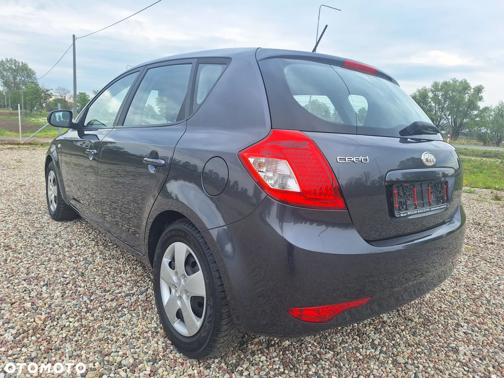 Kia Ceed 1.4 CVVT Spirit - 28