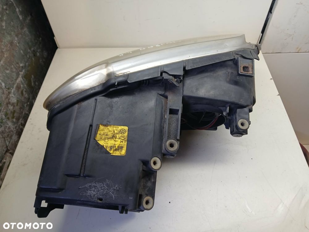 Volkswagen Touran Lampa przednia prawa, lewa - 9