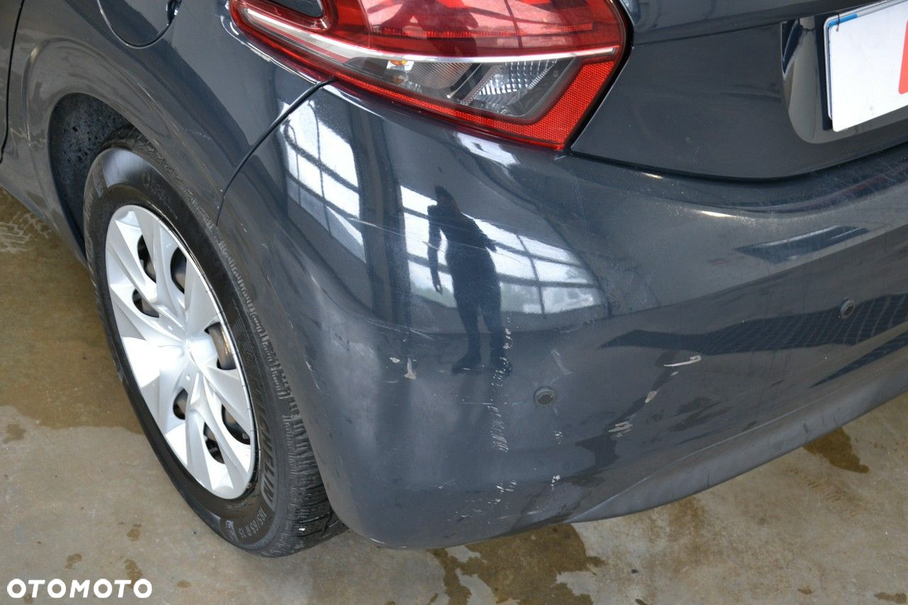 Peugeot 208 - 16
