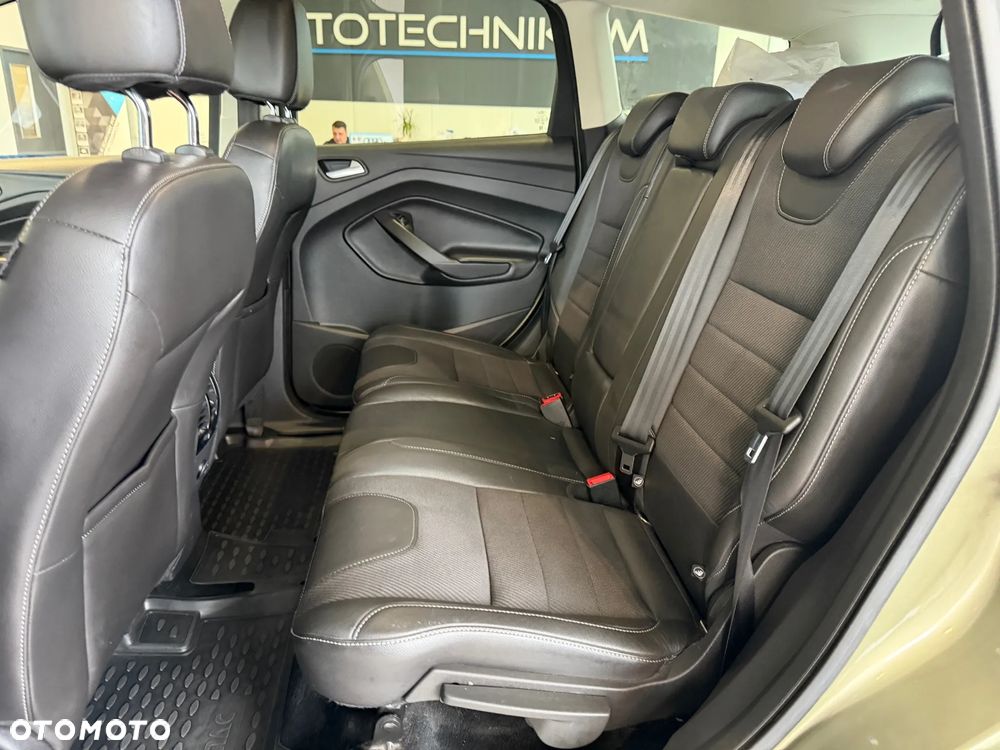 Ford Kuga 2.0 TDCi 2x4 Titanium - 14