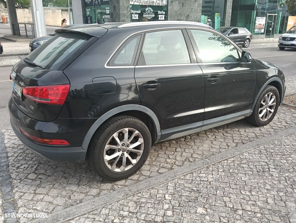 Audi Q3 2.0 TDi Business Line S-line - 6