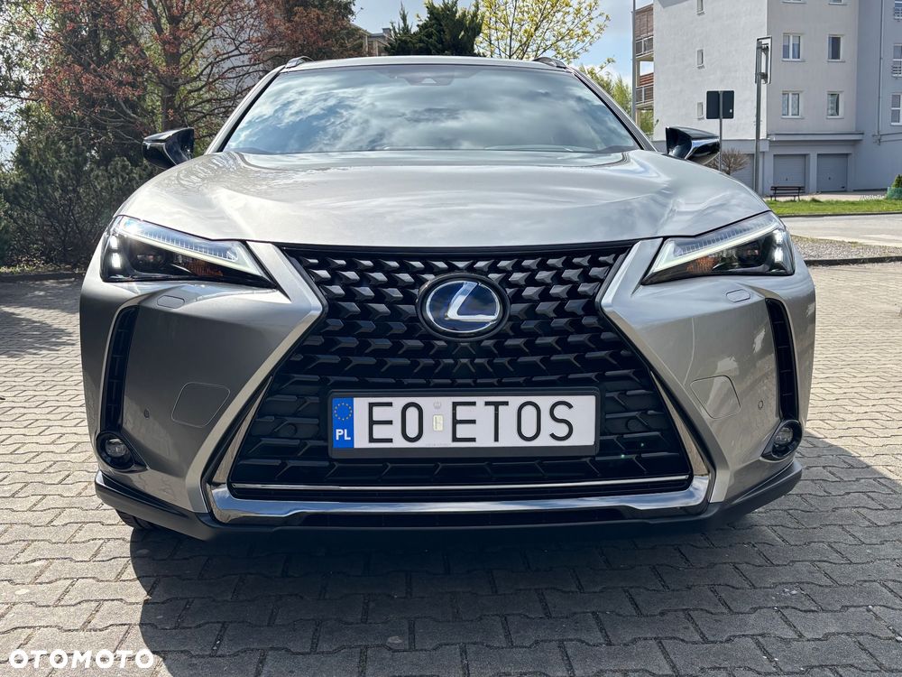 Lexus UX 250h GPF F Impression 2WD - 8