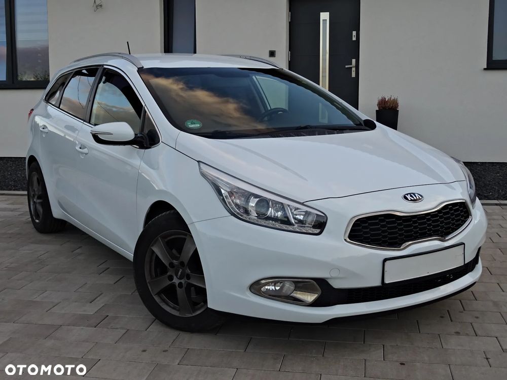 Kia Ceed - 16