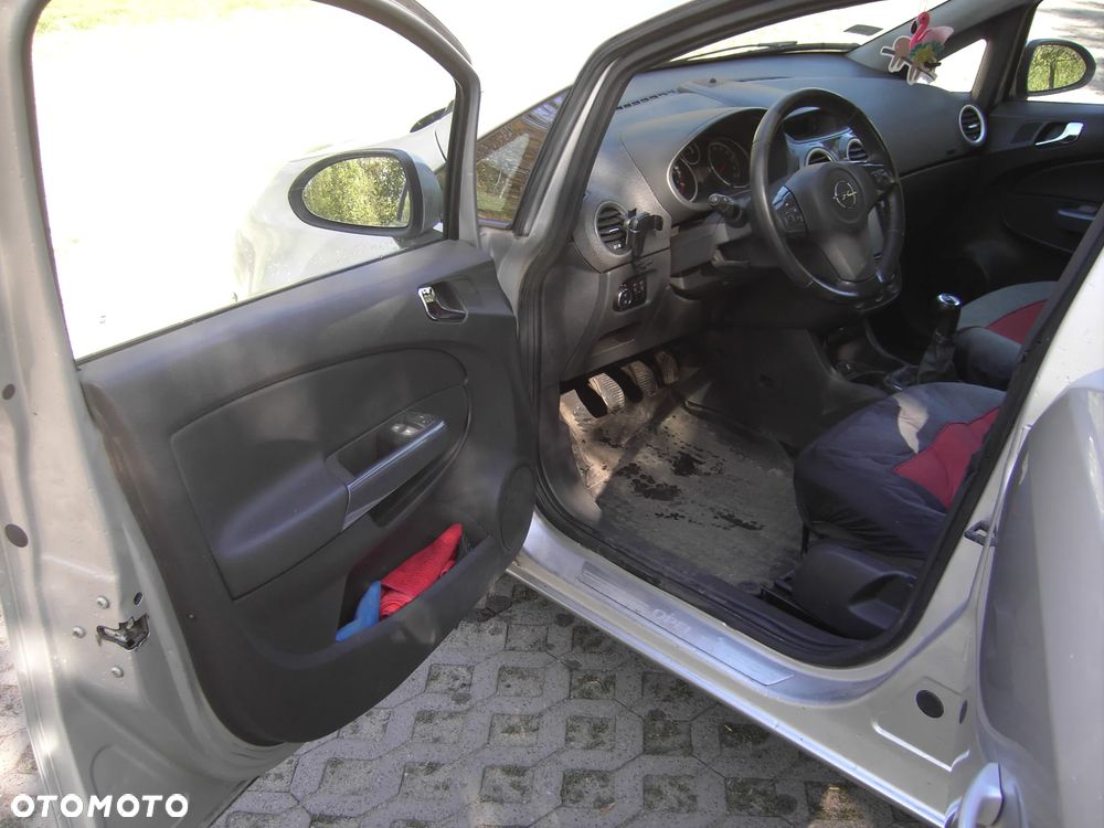 Opel Corsa 1.4 16V EcoFLEX Start-Stop 150 Jahre - 11