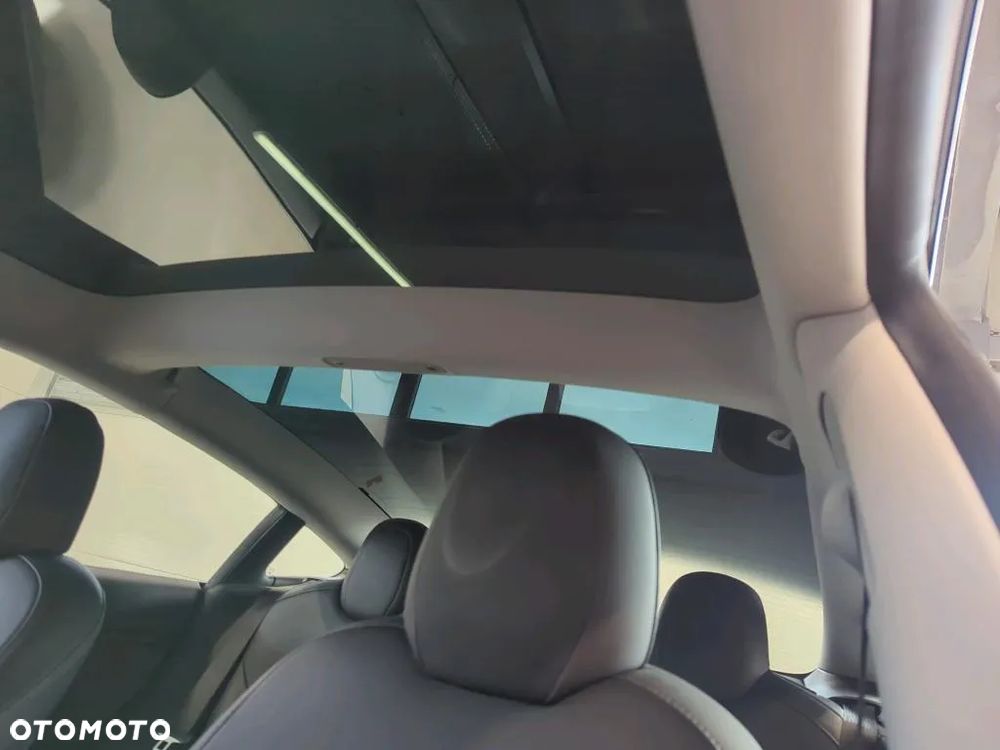 Tesla Model 3 RWD - 14