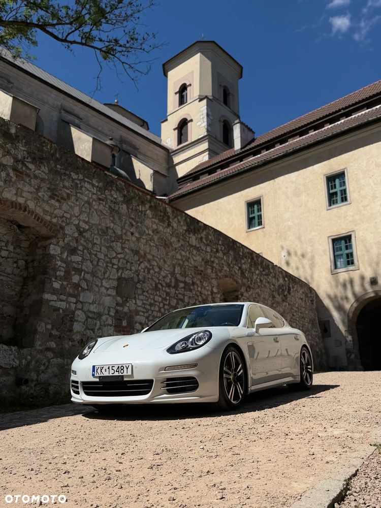 Porsche Panamera 4S - 9