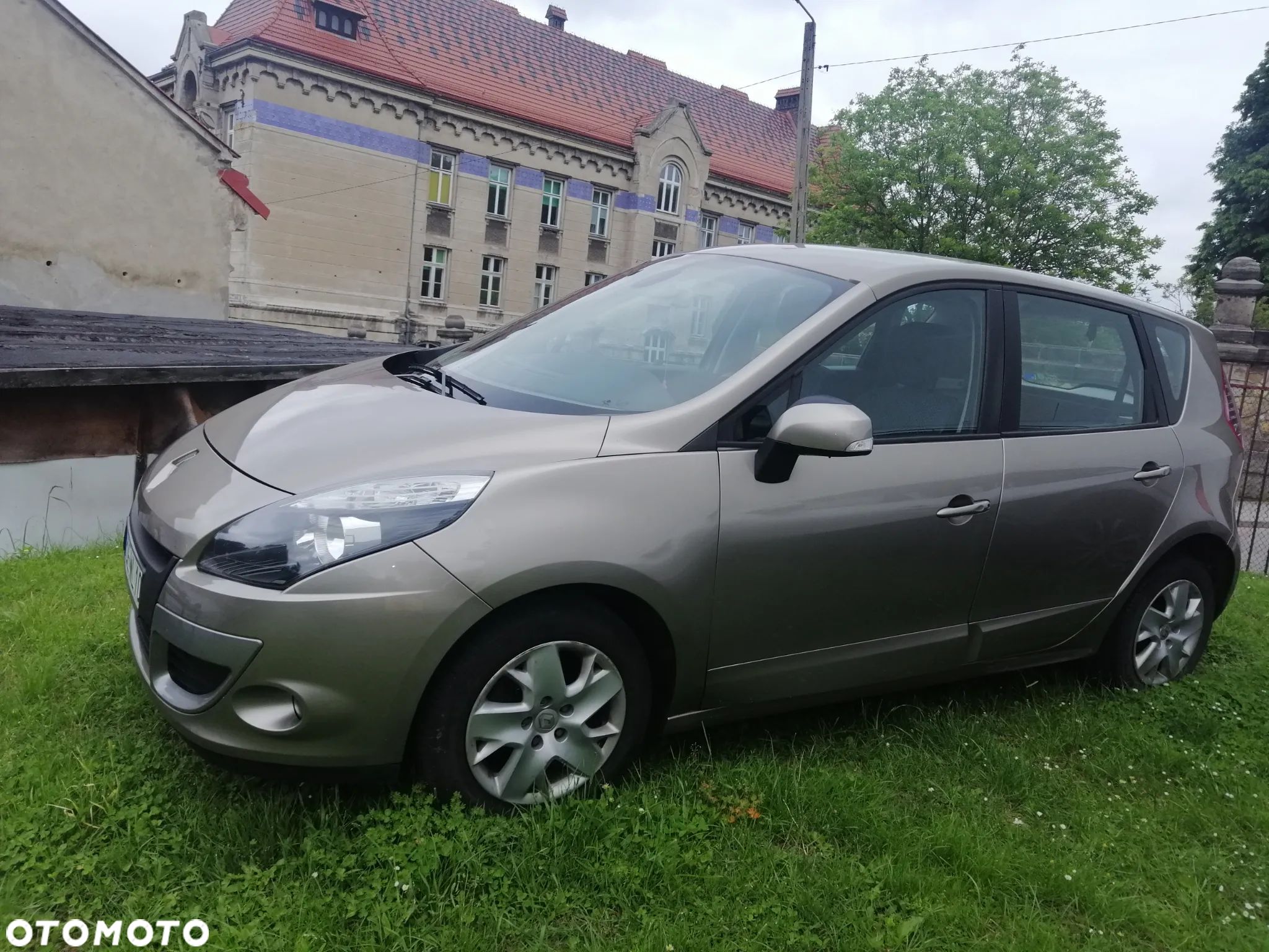 Renault Scenic - 1