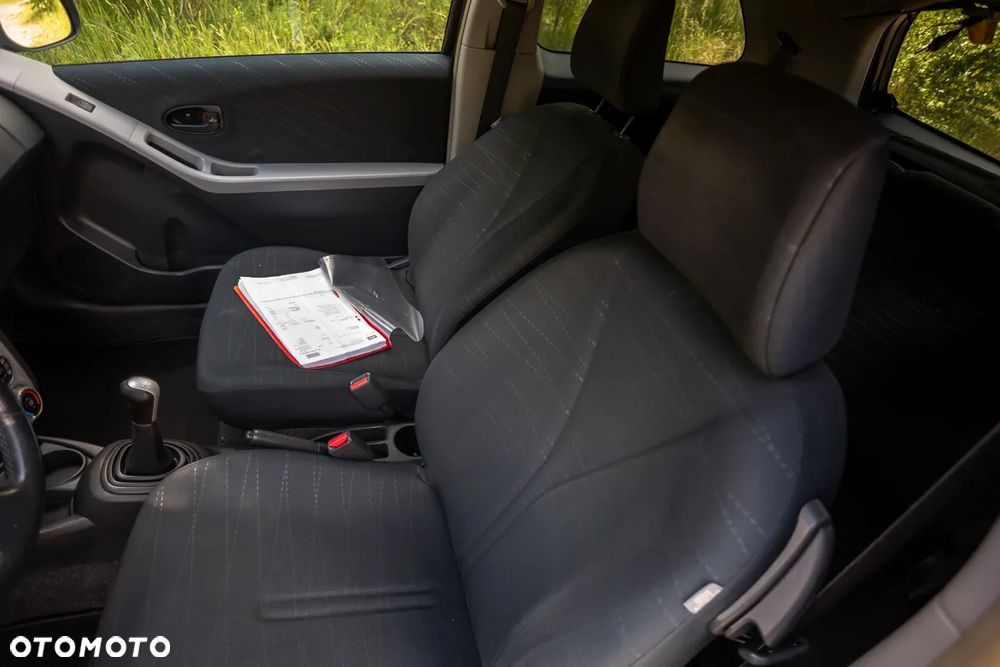 Toyota Yaris 1.0 VVT-i - 18