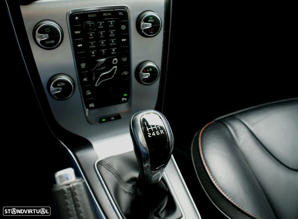 Volvo V40 2.0 D3 VOR - 16