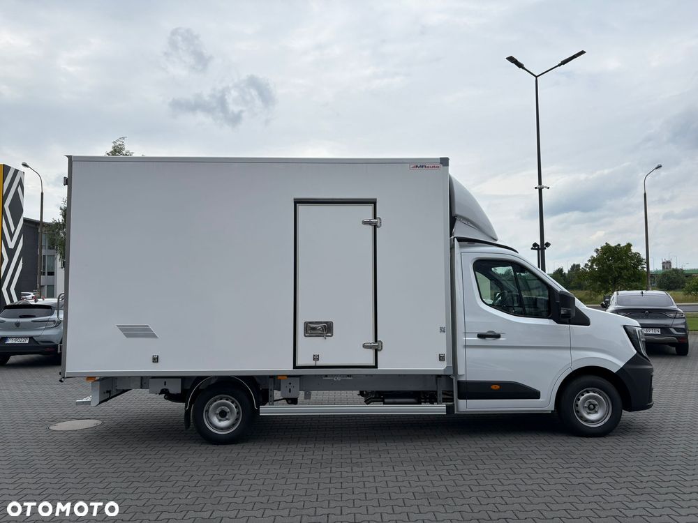 Renault nowy Master kontener 8 EP - 7