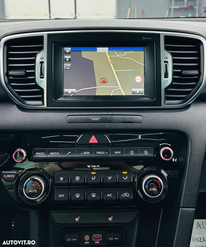 Kia Sportage 1.7 CRDI 2WD Dream-Team Edition - 28