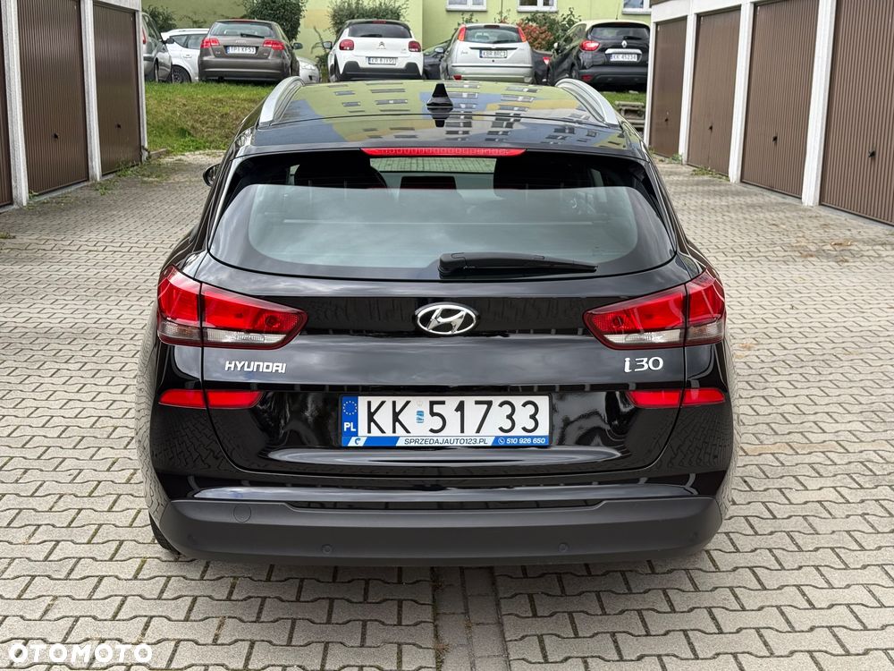 Hyundai i30 1.5 DPI Classic + - 21