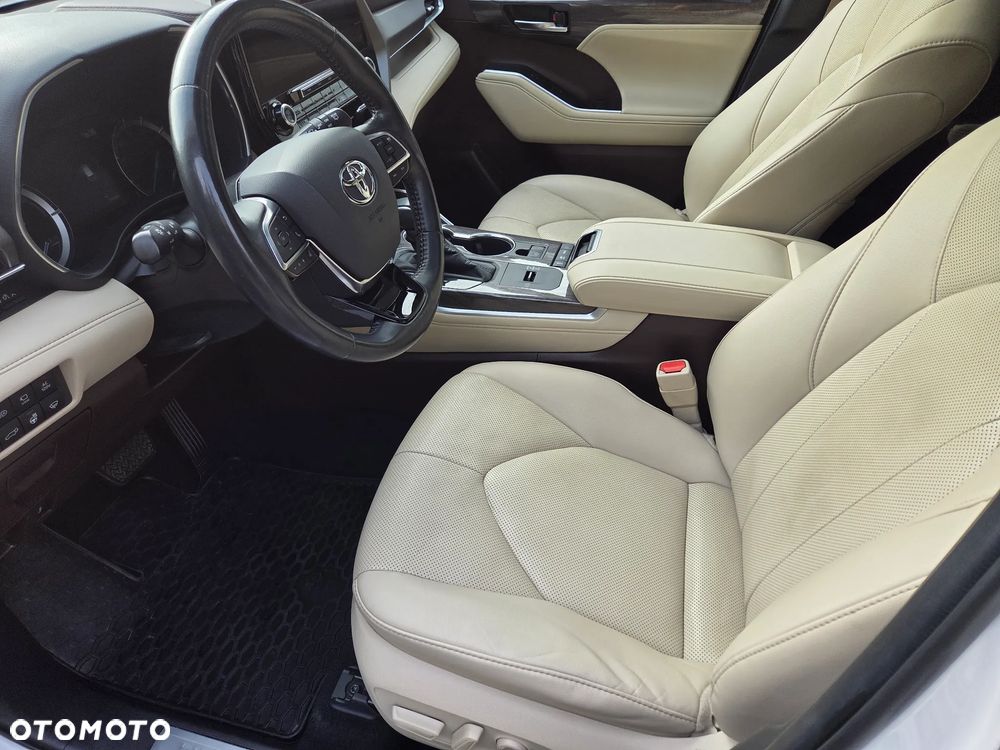 Toyota Highlander 2.5 Hybrid Executive - 24