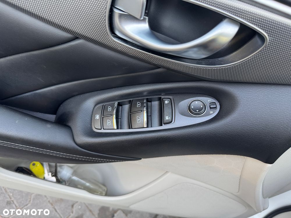 Infiniti Q50 - 12