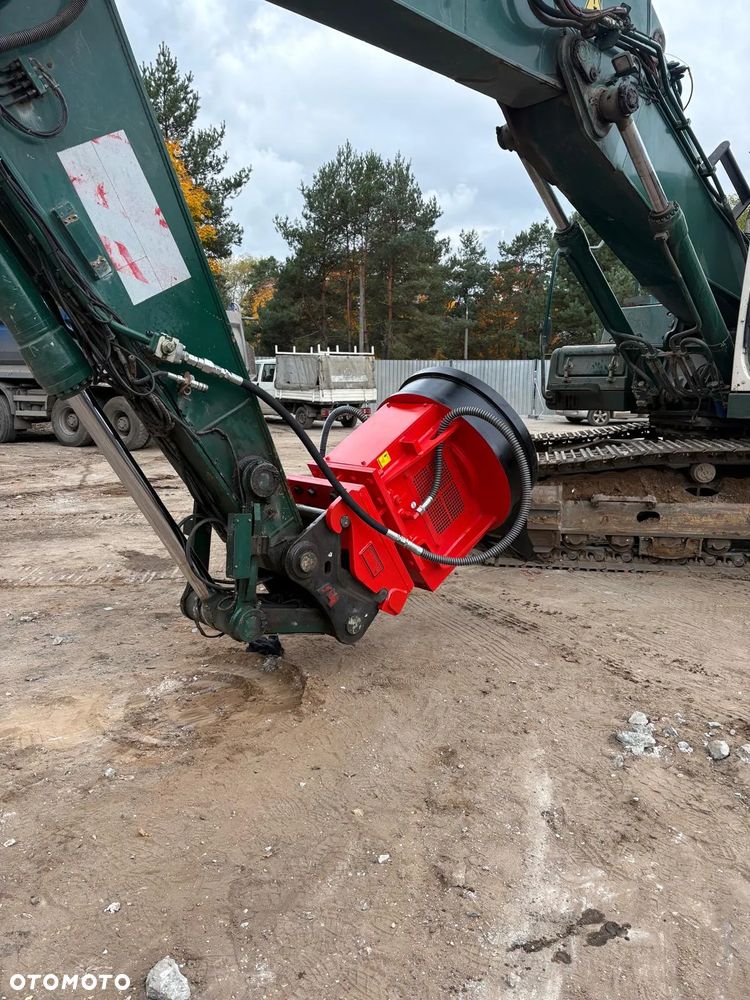 Magnes hydrauliczny Model: L08 Rok produkcji: 2025 - 1