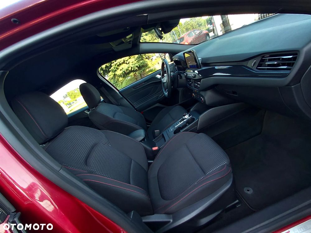 Ford Focus 1.0 EcoBoost Hybrid ST-LINE - 27