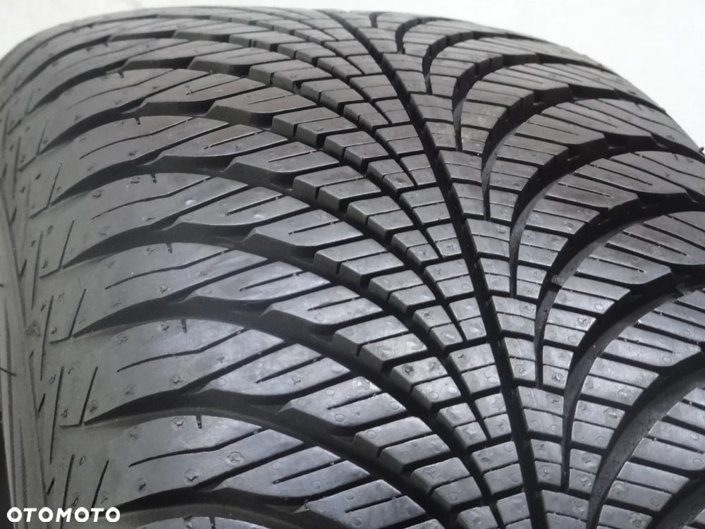 całoroczne 215/65R16 GOODYEAR VECTOR 4SEASONS G2 SUV , 8,1mm B5291 - 2