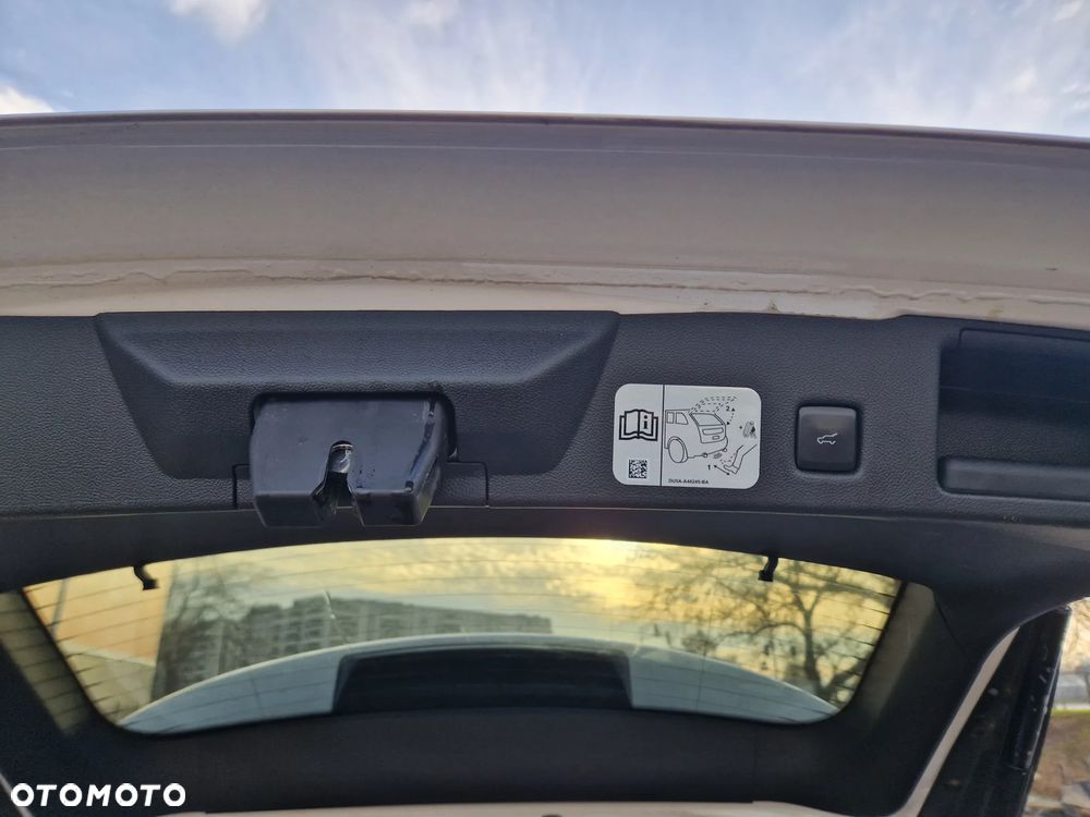 Ford Kuga 2.0 EcoBlue AWD ST-Line - 11