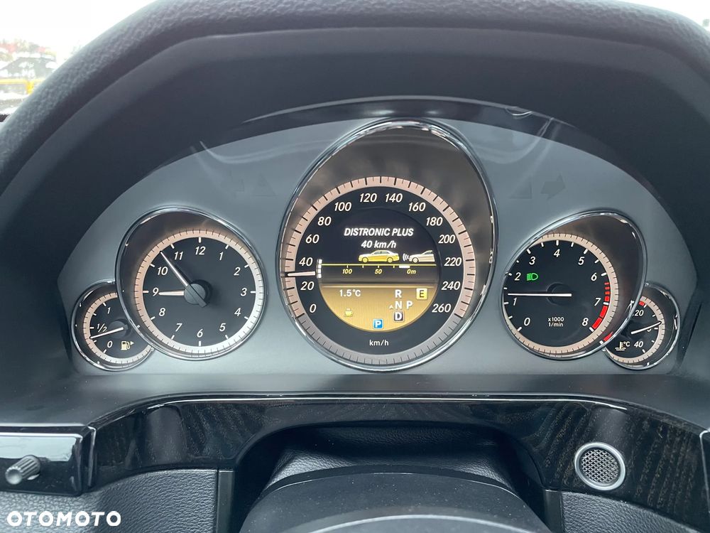 Mercedes-Benz Klasa E 200 CGI BlueEFFICIENCY Automatik Avantgarde - 33