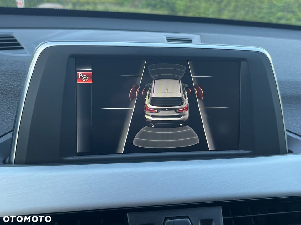 BMW X1 sDrive18i - 12