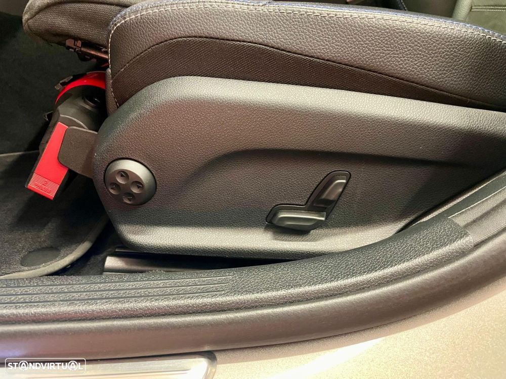 Mercedes-Benz C 300 de AMG Line - 26