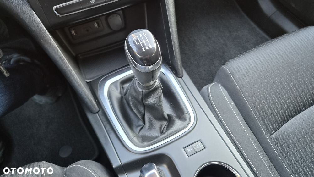 Renault Megane ENERGY TCe 100 PLAY - 15